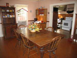 The country style kitchen .